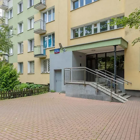 Cosy Two-bedroom In A Great Location Near Pge By Renters Appartement Varsovie