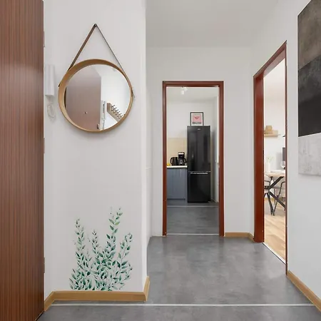 Cosy Two-bedroom In A Great Location Near Pge By Renters Appartement Varsovie