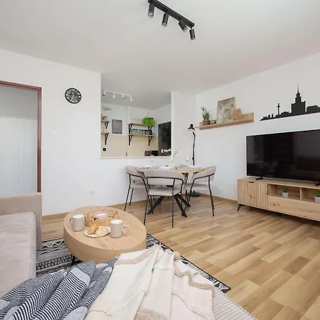 Cosy Two-bedroom In A Great Location Near Pge By Renters Varsovie