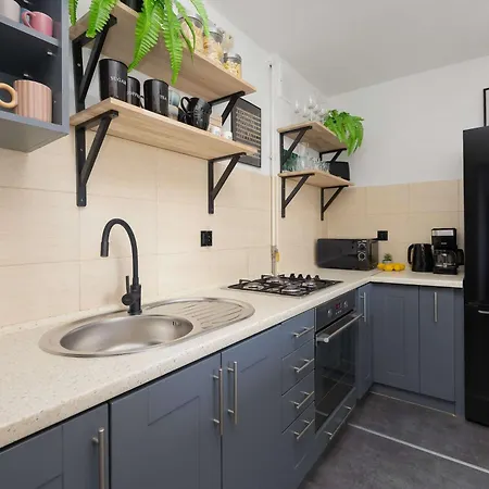 Cosy Two-bedroom In A Great Location Near Pge By Renters