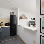 Cosy Two-bedroom In A Great Location Near Pge By Renters 아파트