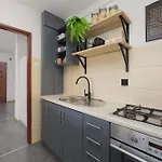 Cosy Two-bedroom In A Great Location Near Pge By Renters 아파트 *